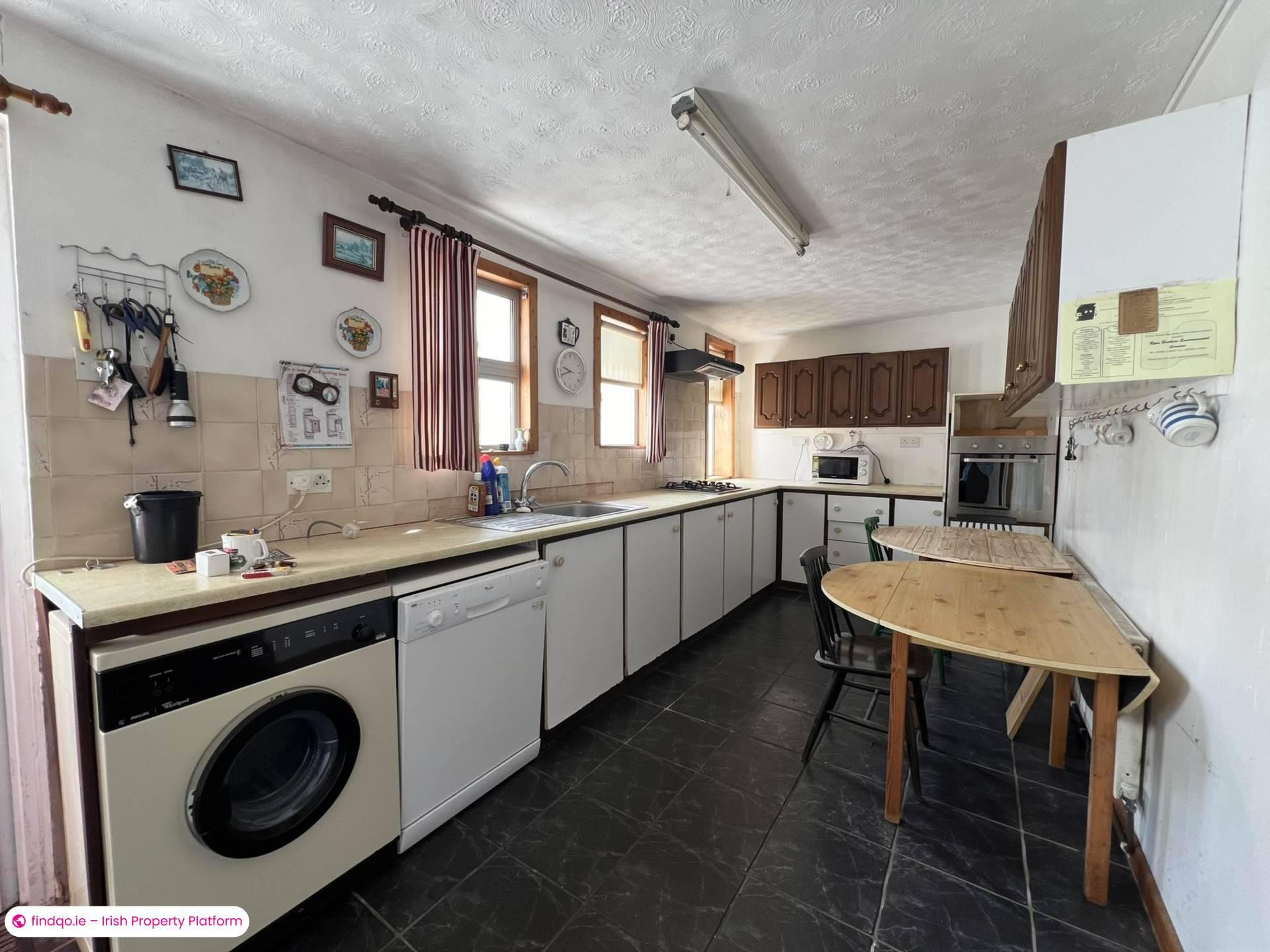 Semi-detached house for Sale in Cahir, Tipperary