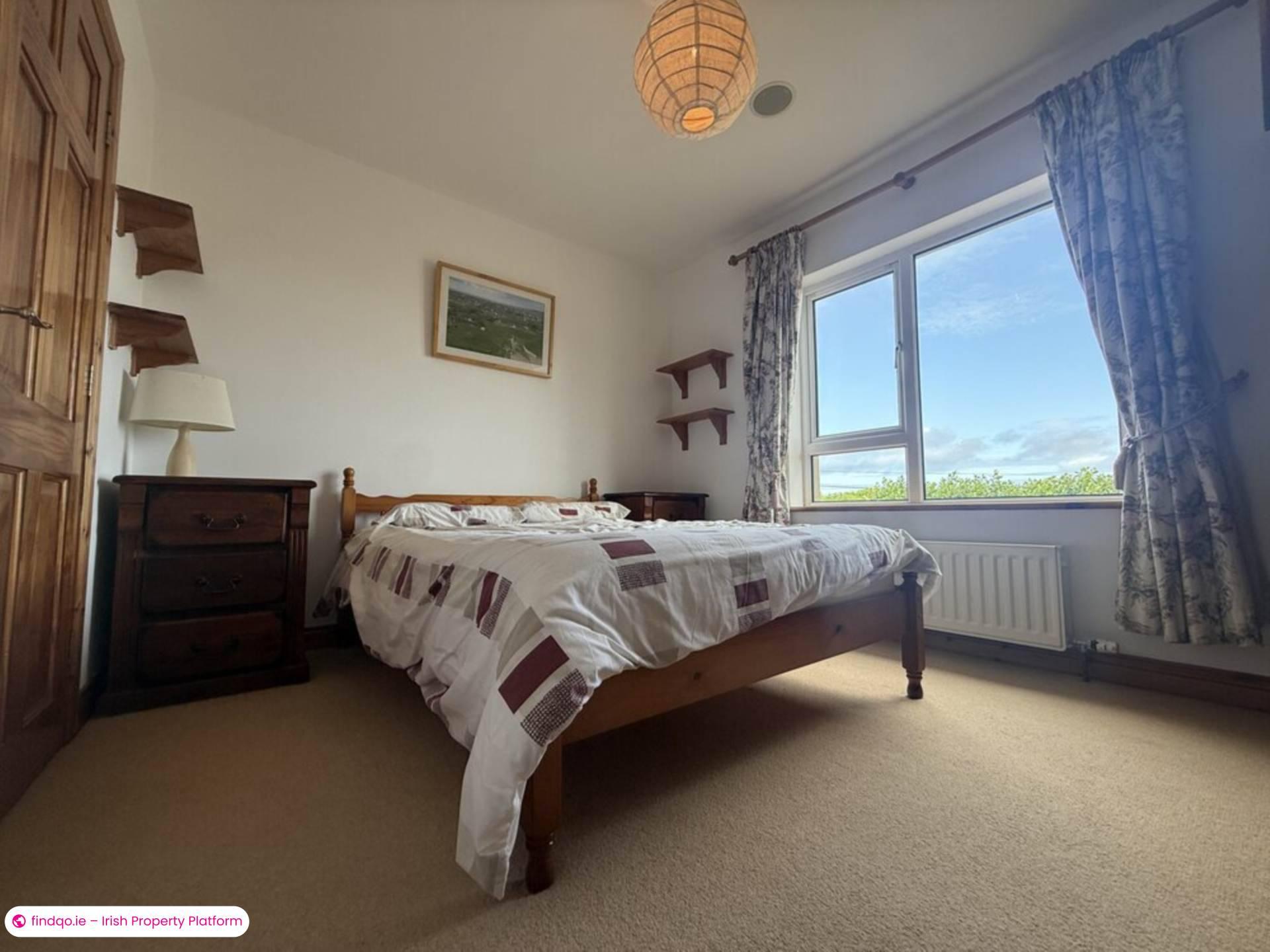 Detached house for Sale in Burtonport, Donegal