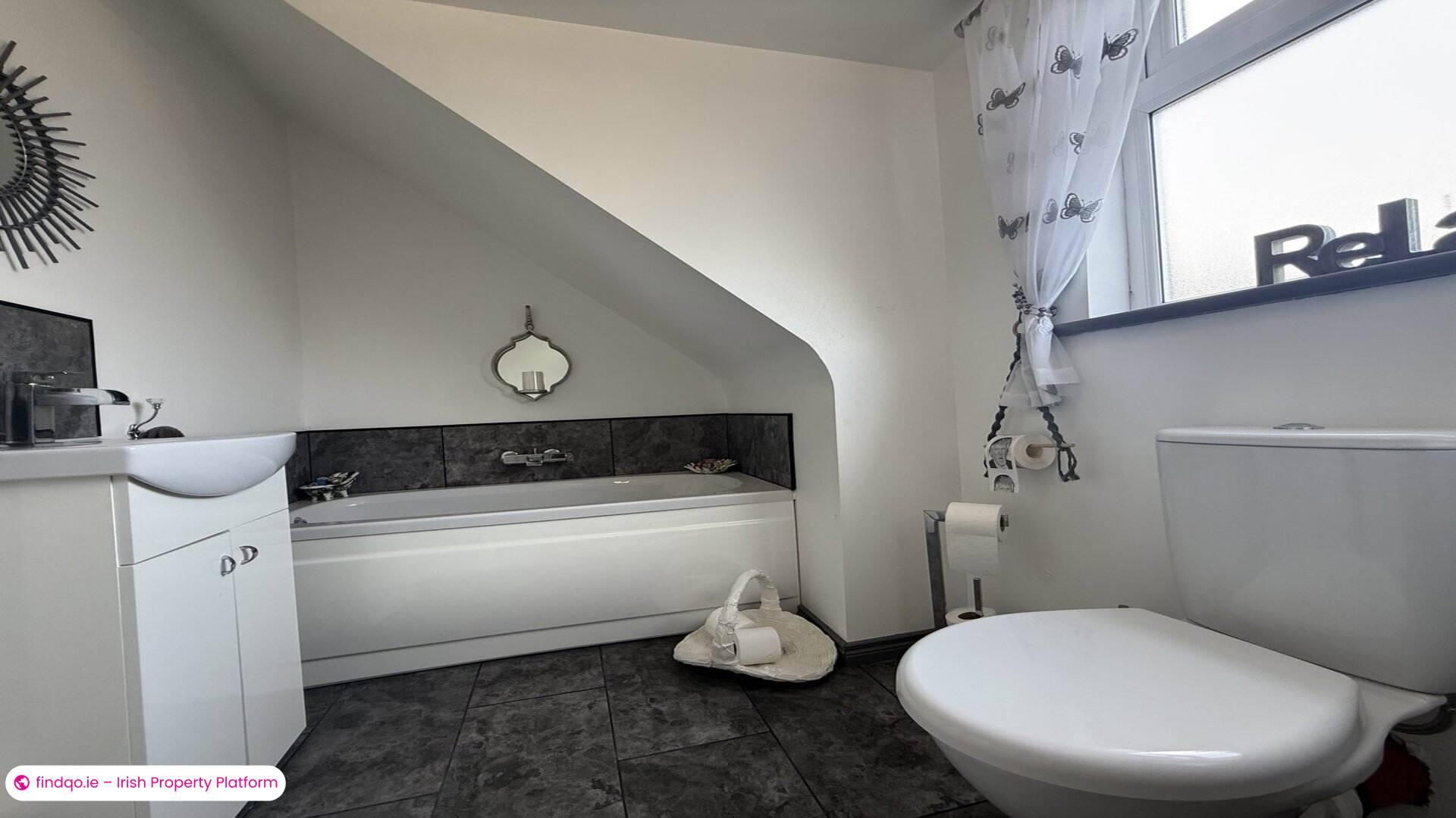 Detached house for Sale in Doochary, Donegal