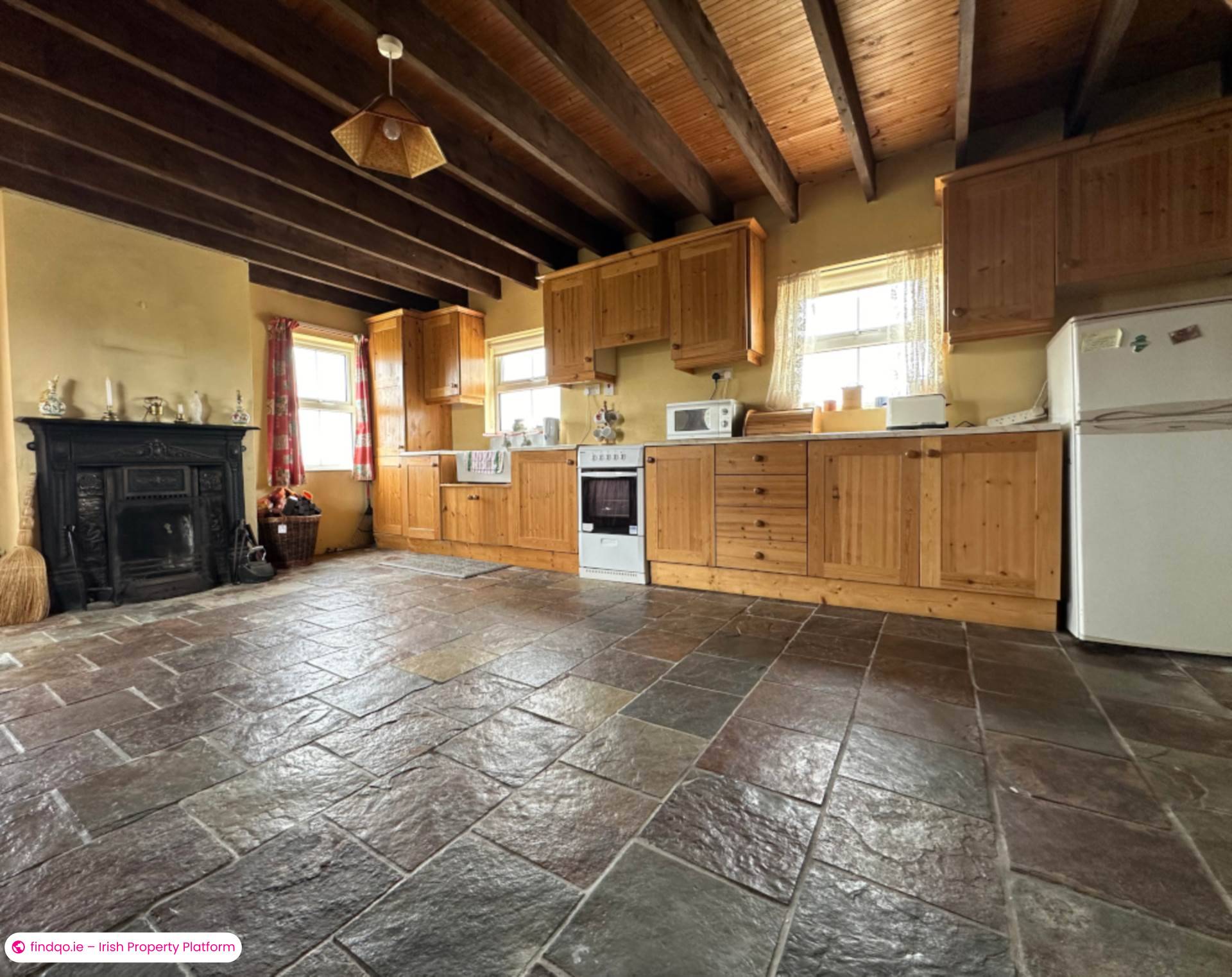 Detached house for Sale in Burtonport, Donegal