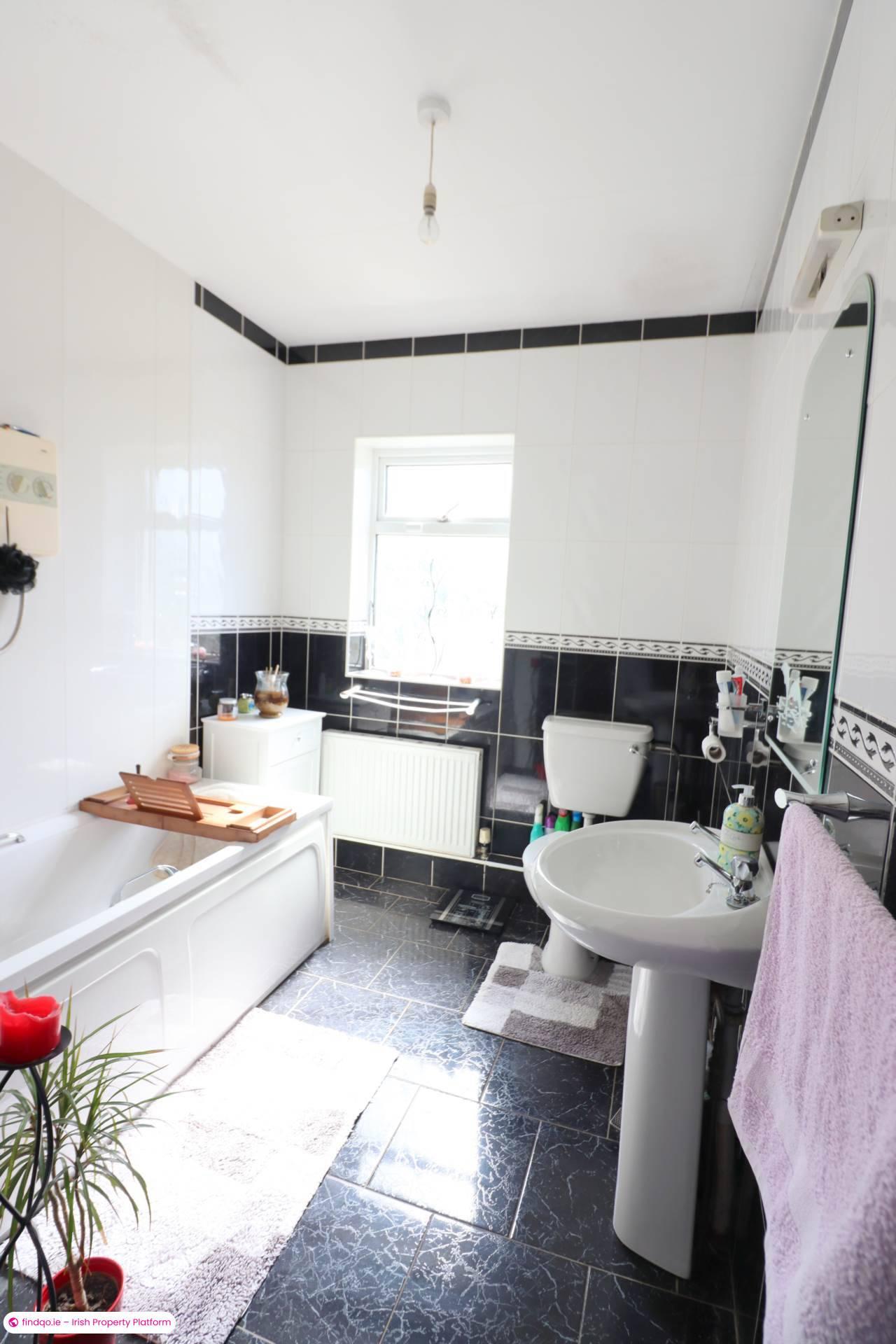 Detached house for Sale in Oranmore, Galway, H91 E198