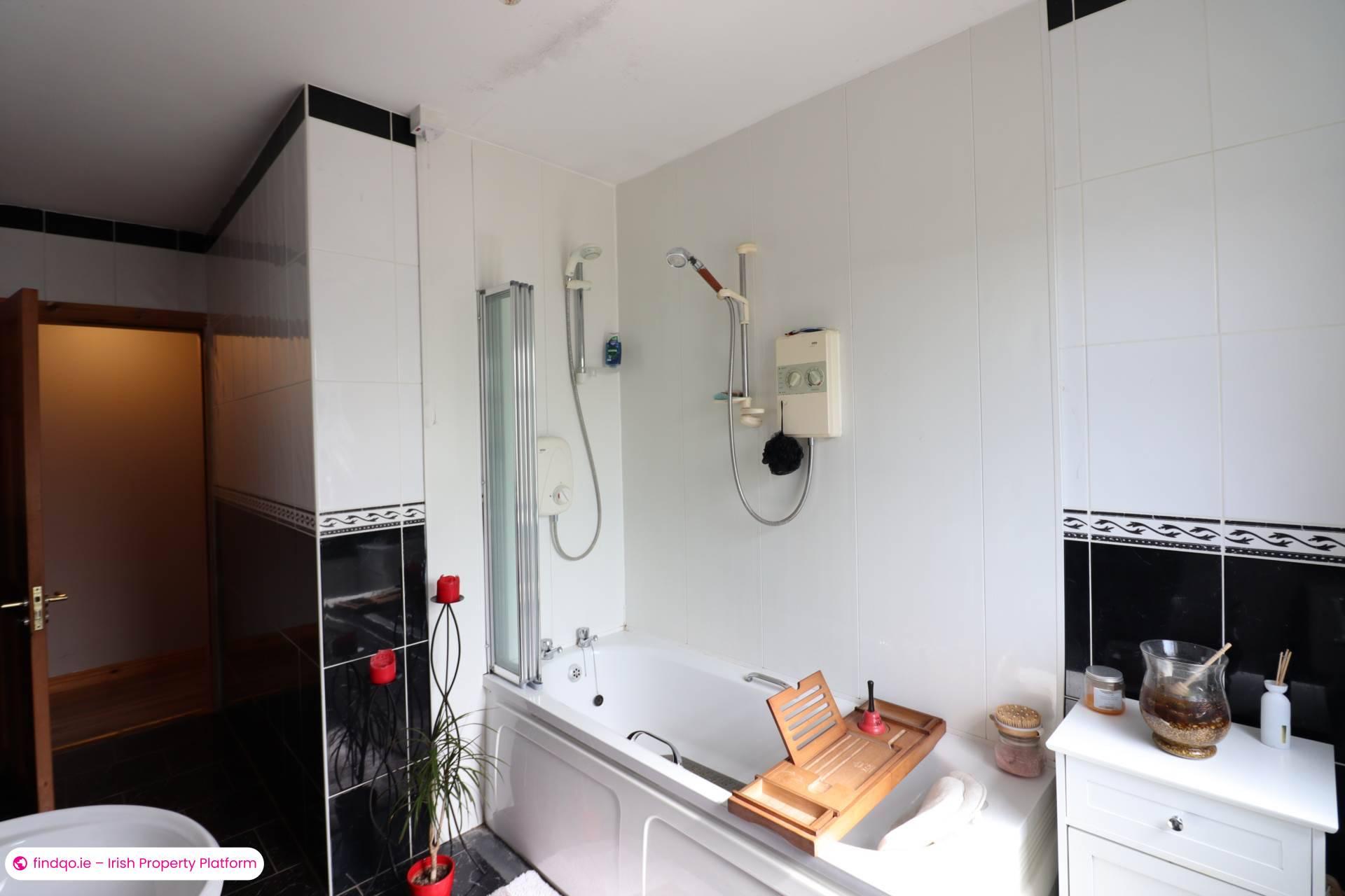 Detached house for Sale in Oranmore, Galway, H91 E198