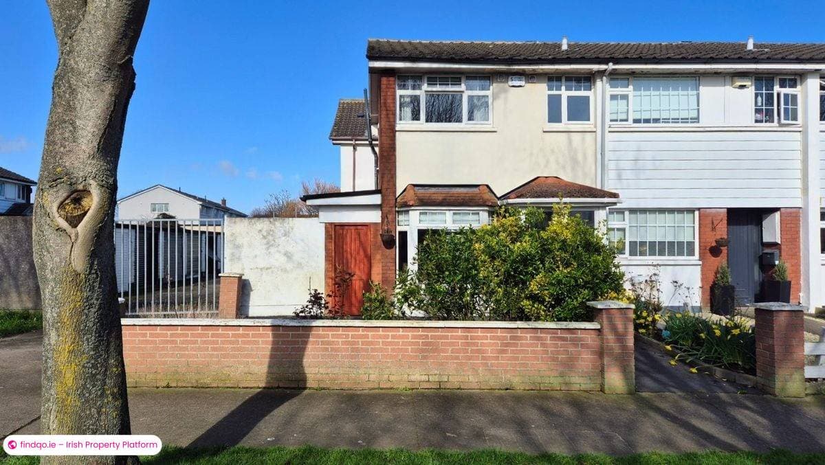 End of terrace house for Sale in Sutton, Dublin 13