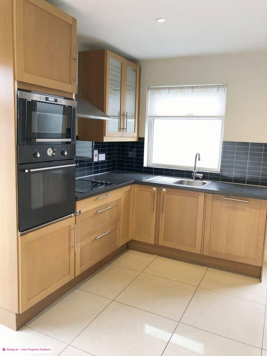 3 Bedroom House for Rent in Cabinteely, Dublin 18