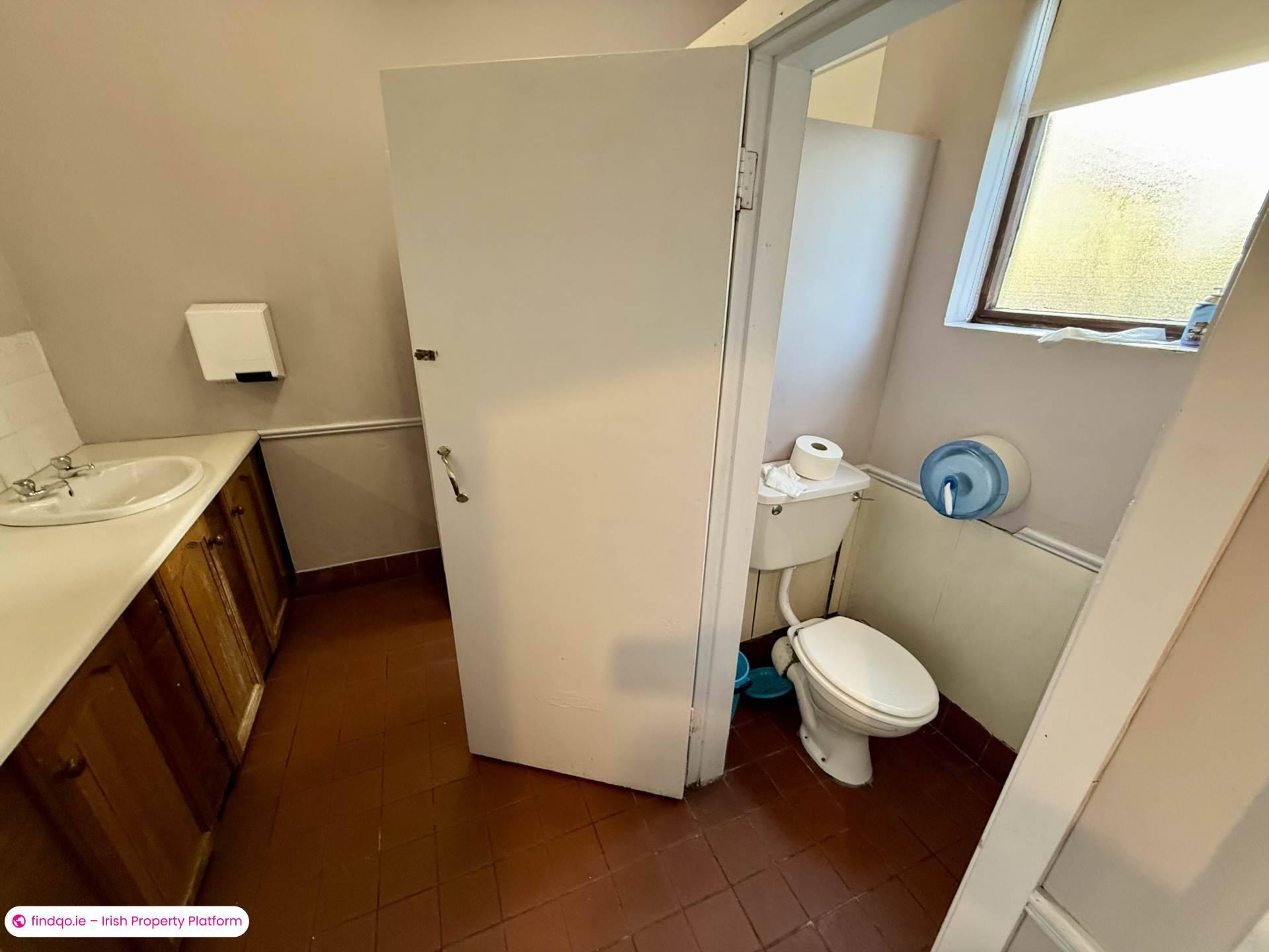 Semi-detached house for Sale in Dunmore, Galway