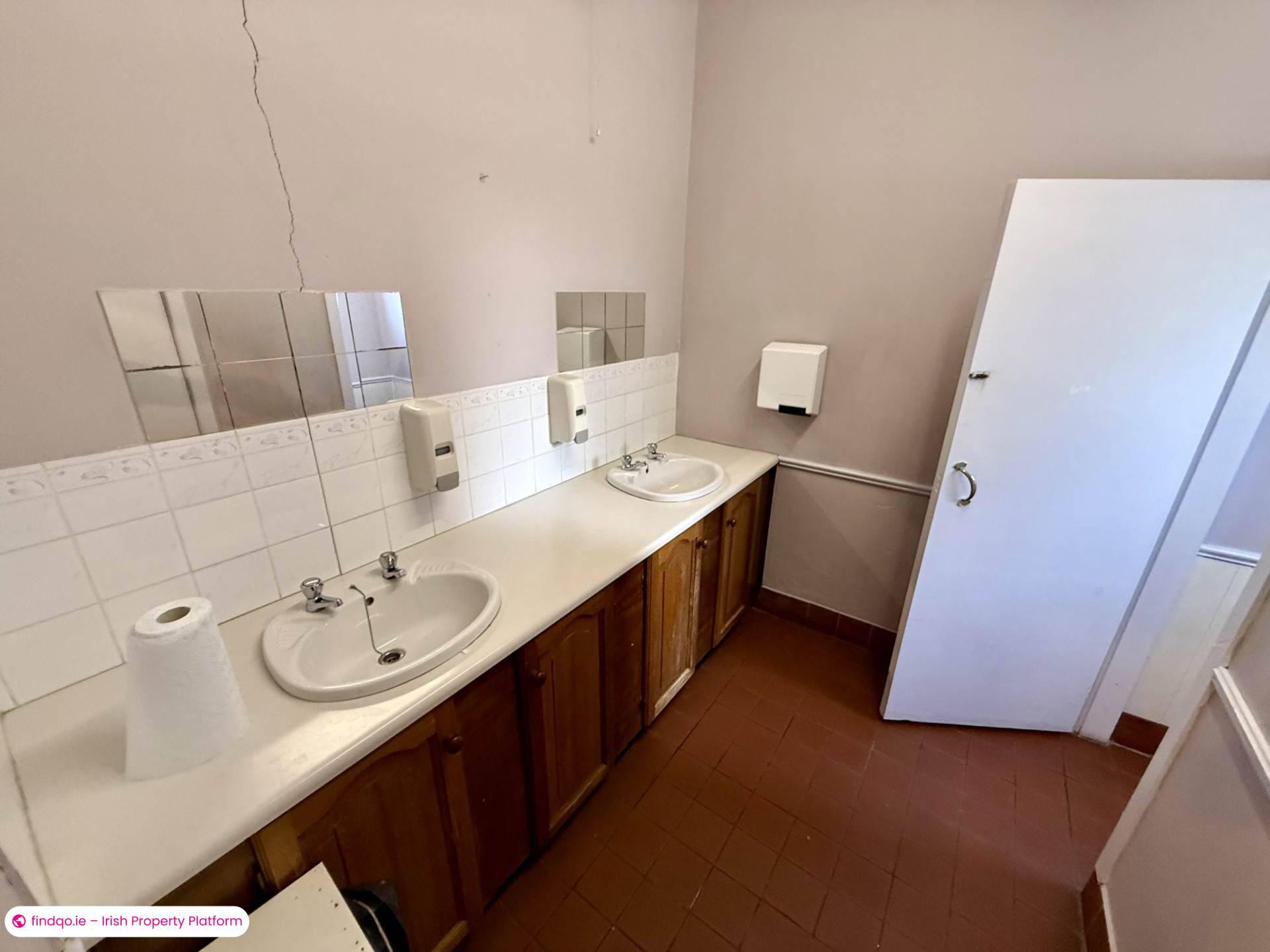 Semi-detached house for Sale in Dunmore, Galway