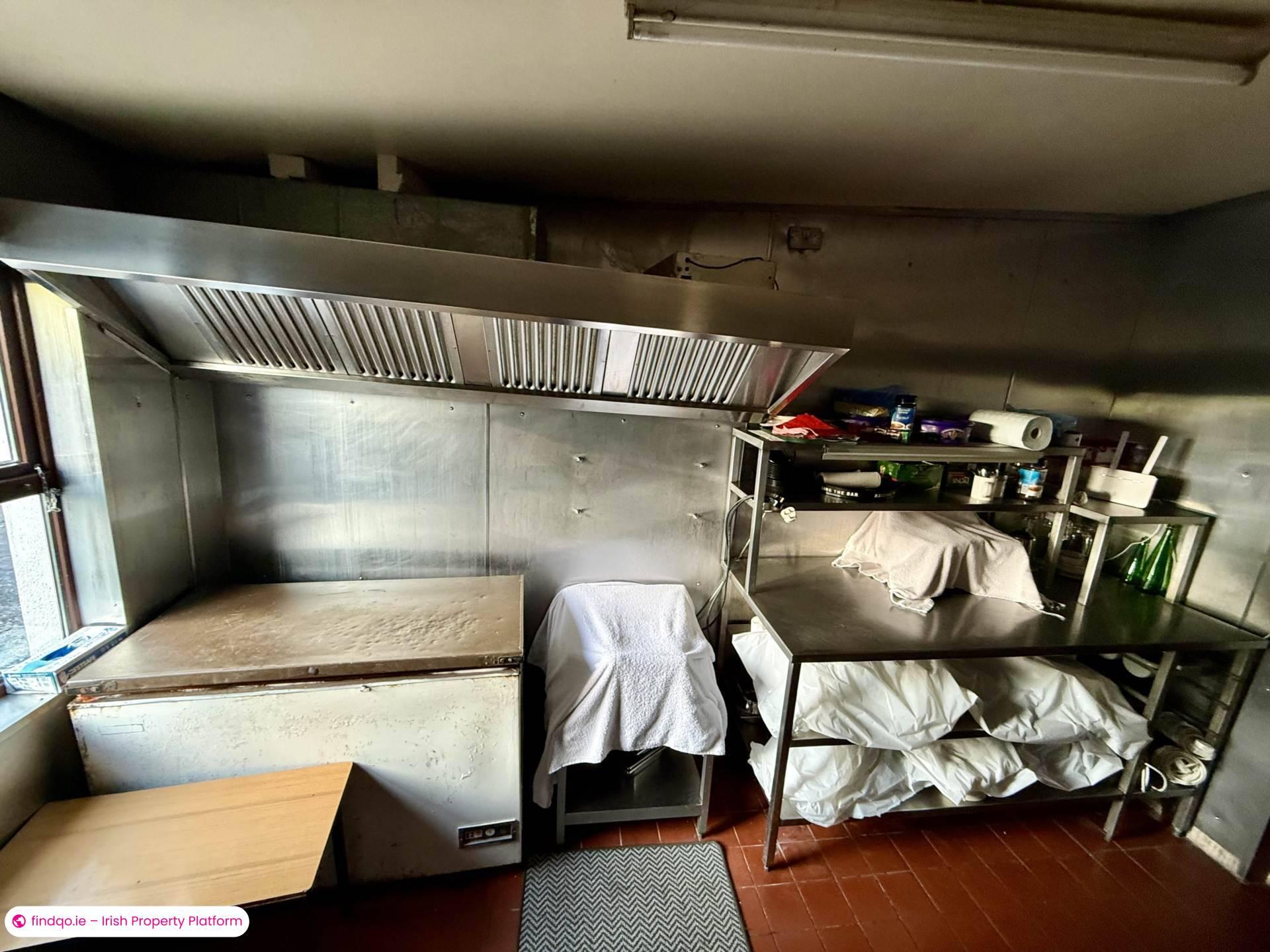 Semi-detached house for Sale in Dunmore, Galway