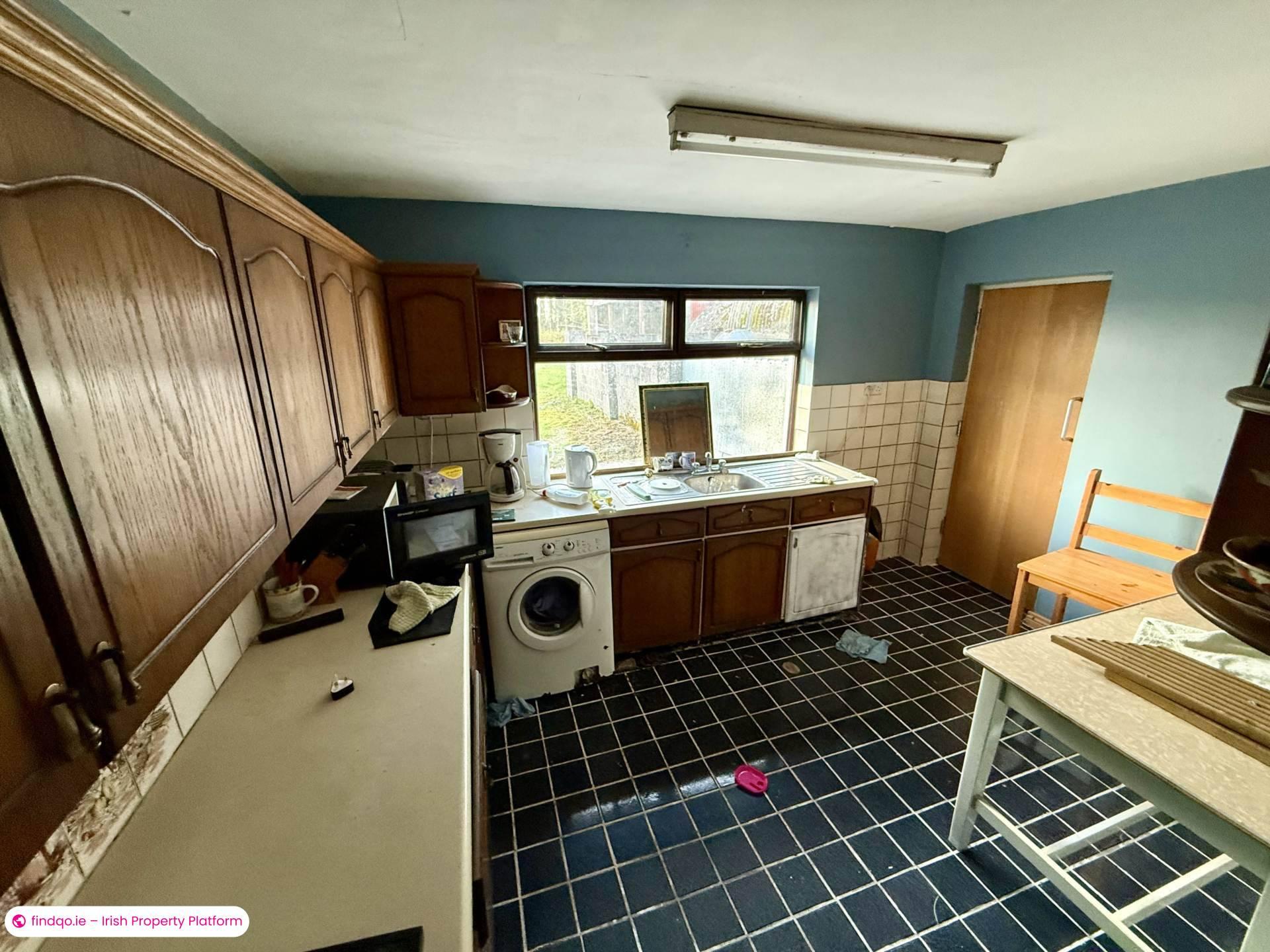 Semi-detached house for Sale in Dunmore, Galway