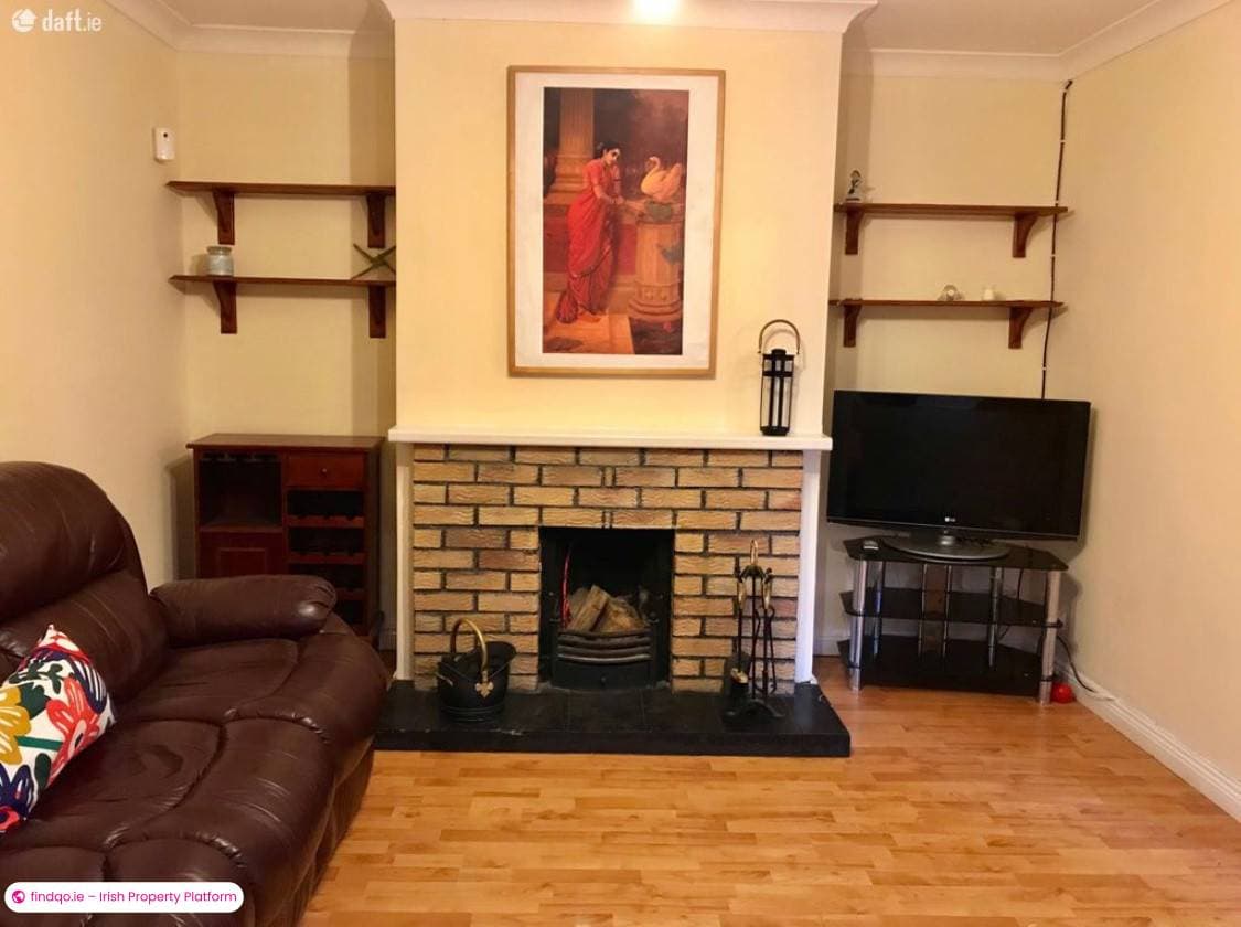 3 Bedroom House for Rent in Ballybane, Galway, H91 FR9F