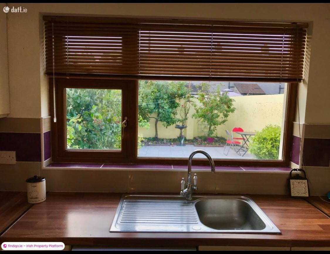 3 Bedroom House for Rent in Ballybane, Galway, H91 FR9F