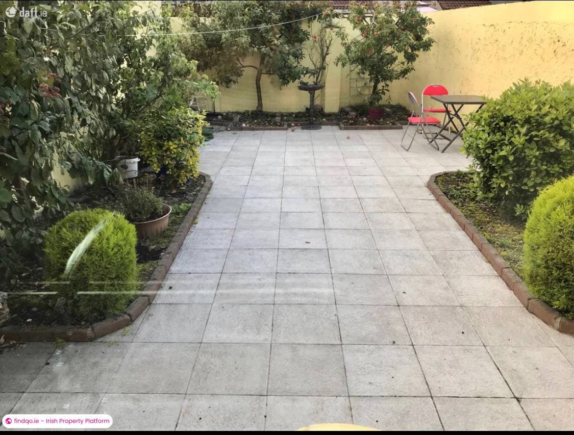 3 Bedroom House for Rent in Ballybane, Galway, H91 FR9F