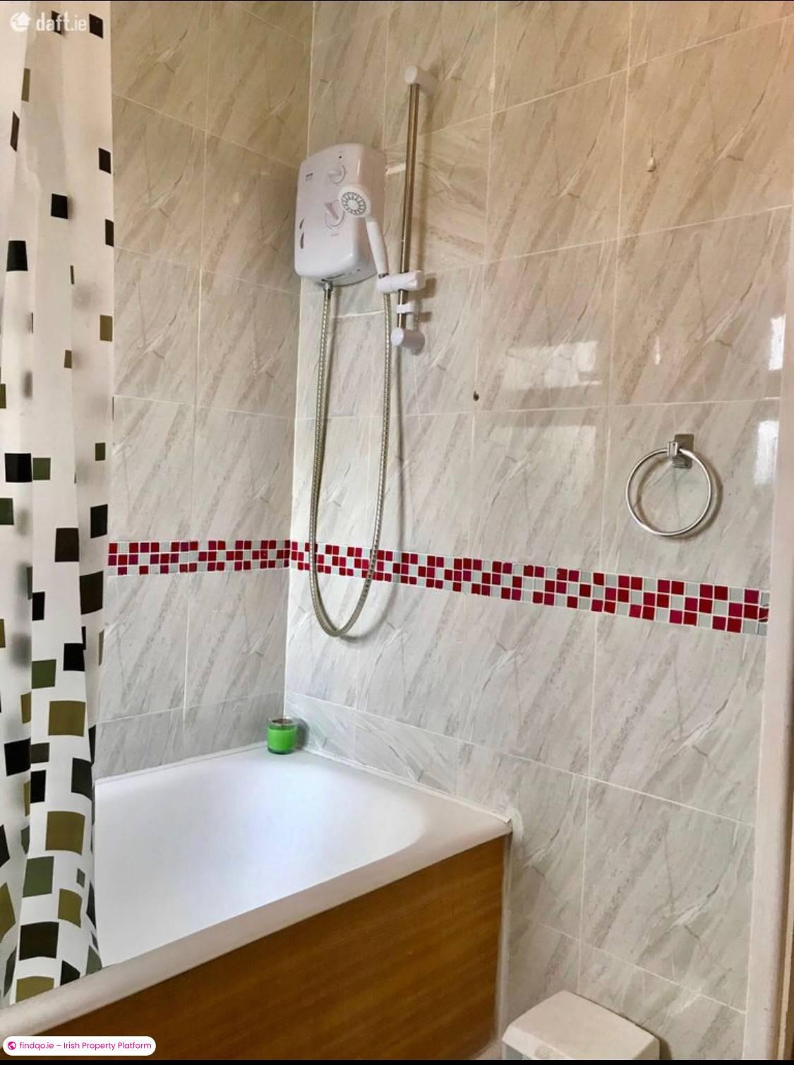 3 Bedroom House for Rent in Ballybane, Galway, H91 FR9F