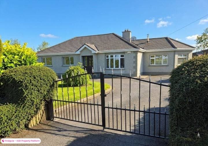 Bungalow for Sale in Rhode, Offaly