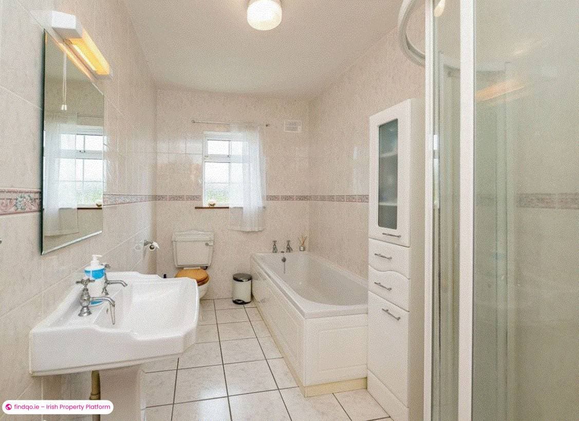 Detached house for Sale in Enfield, Meath