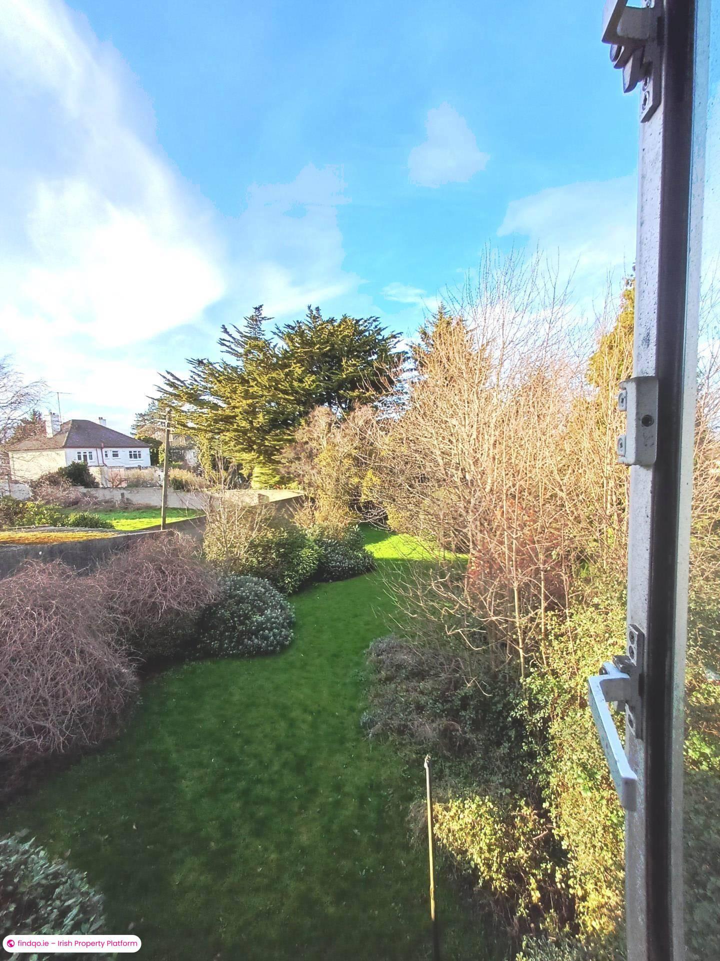 Semi-detached house for Sale in Dublin 16