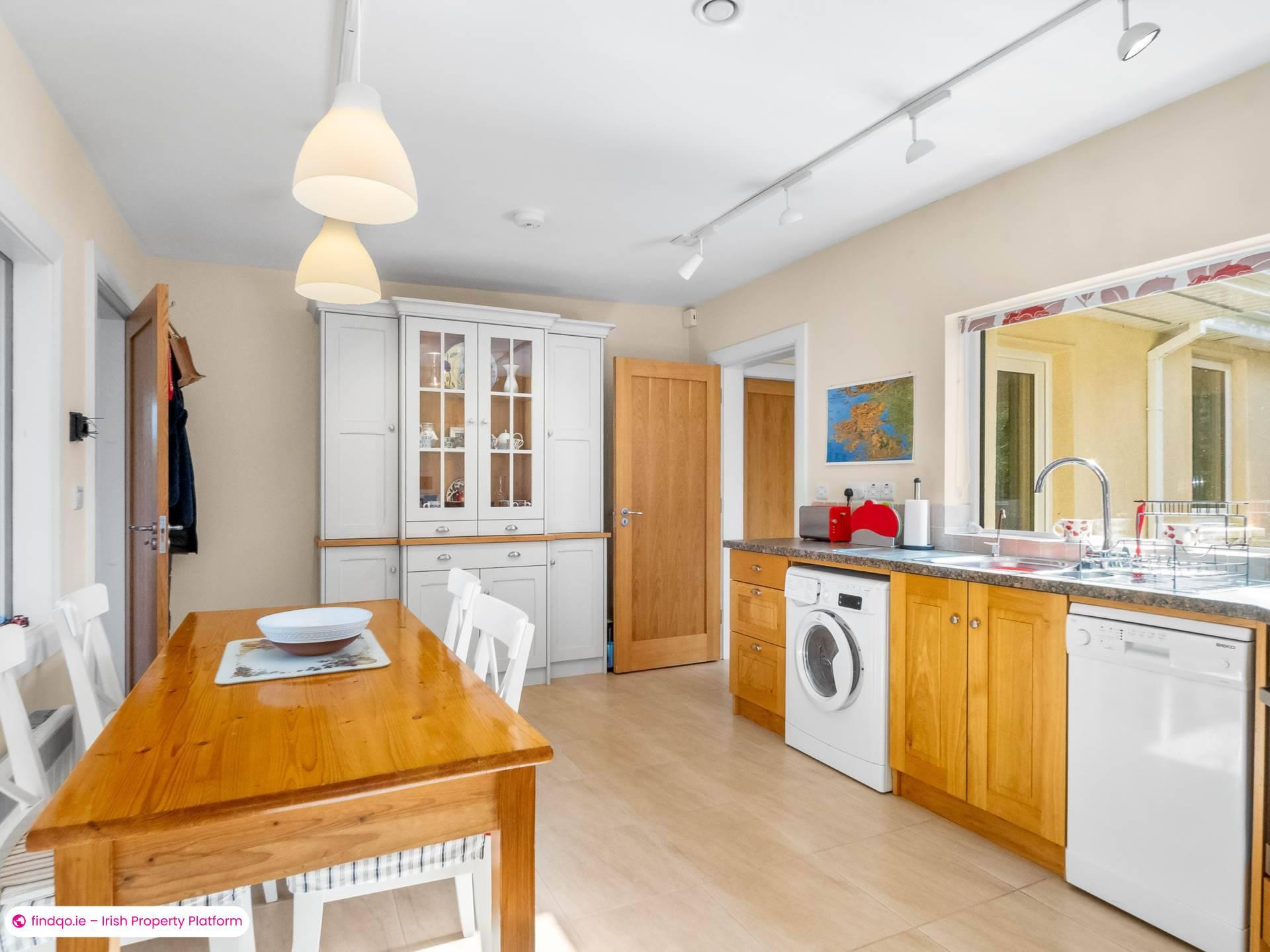 Detached house for Sale in Oughterard, Galway, H91 N6KN