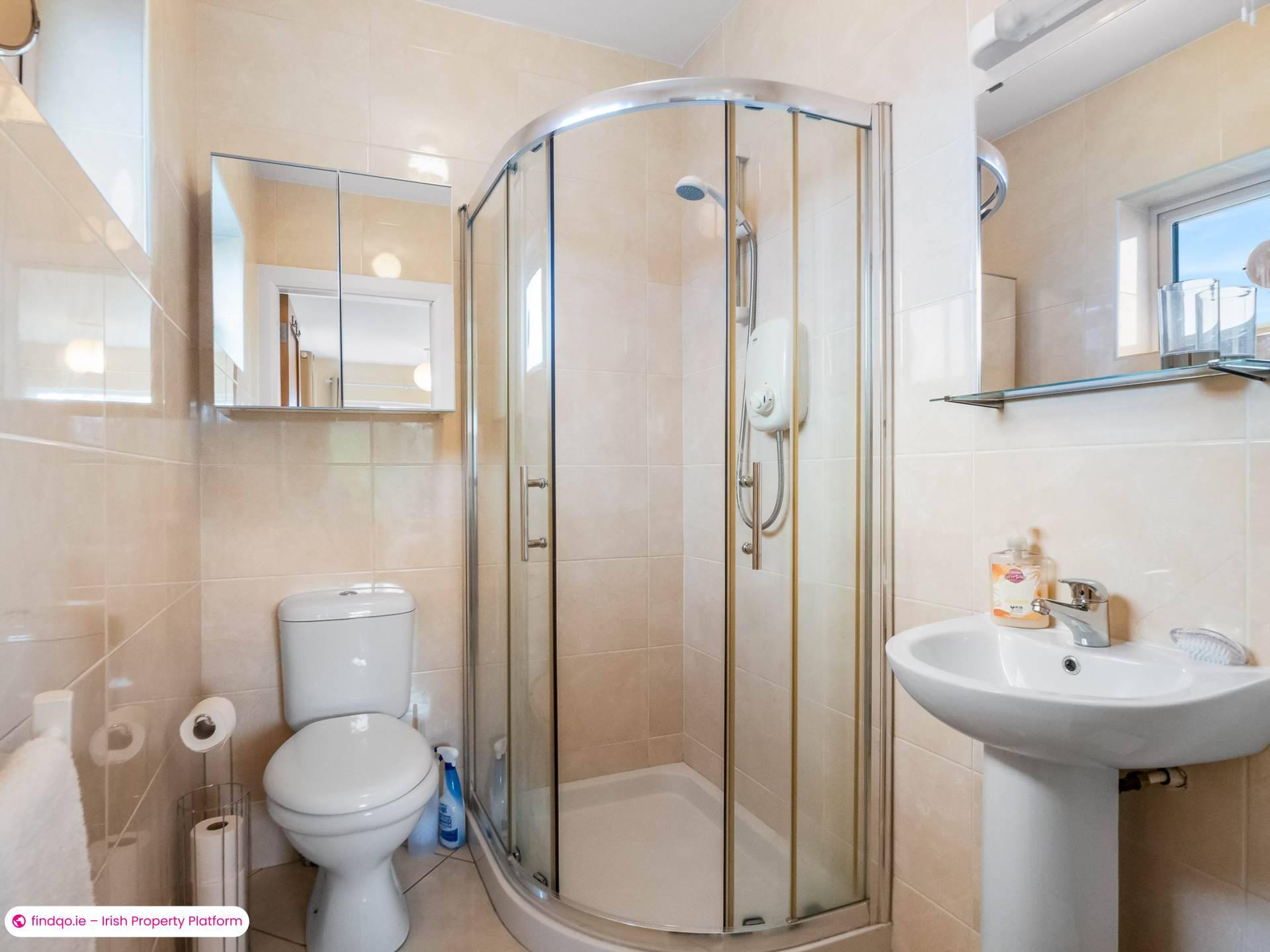 Detached house for Sale in Oughterard, Galway, H91 N6KN