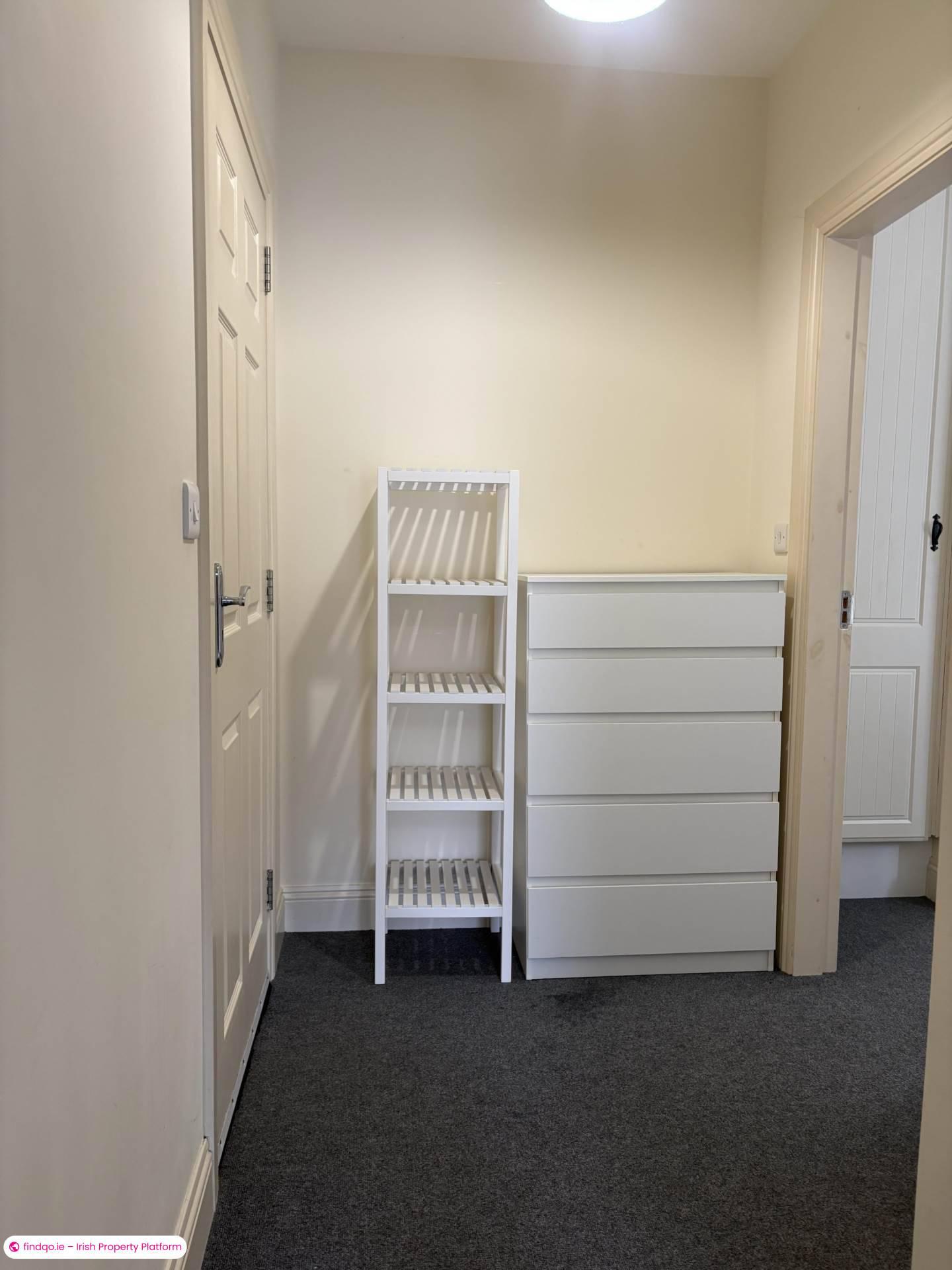 1 Bedroom Semi-detached house for Rent in Oughterard, Galway, H91 PY9H