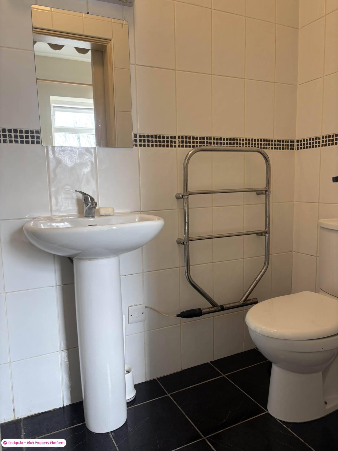 1 Bedroom Semi-detached house for Rent in Oughterard, Galway, H91 PY9H