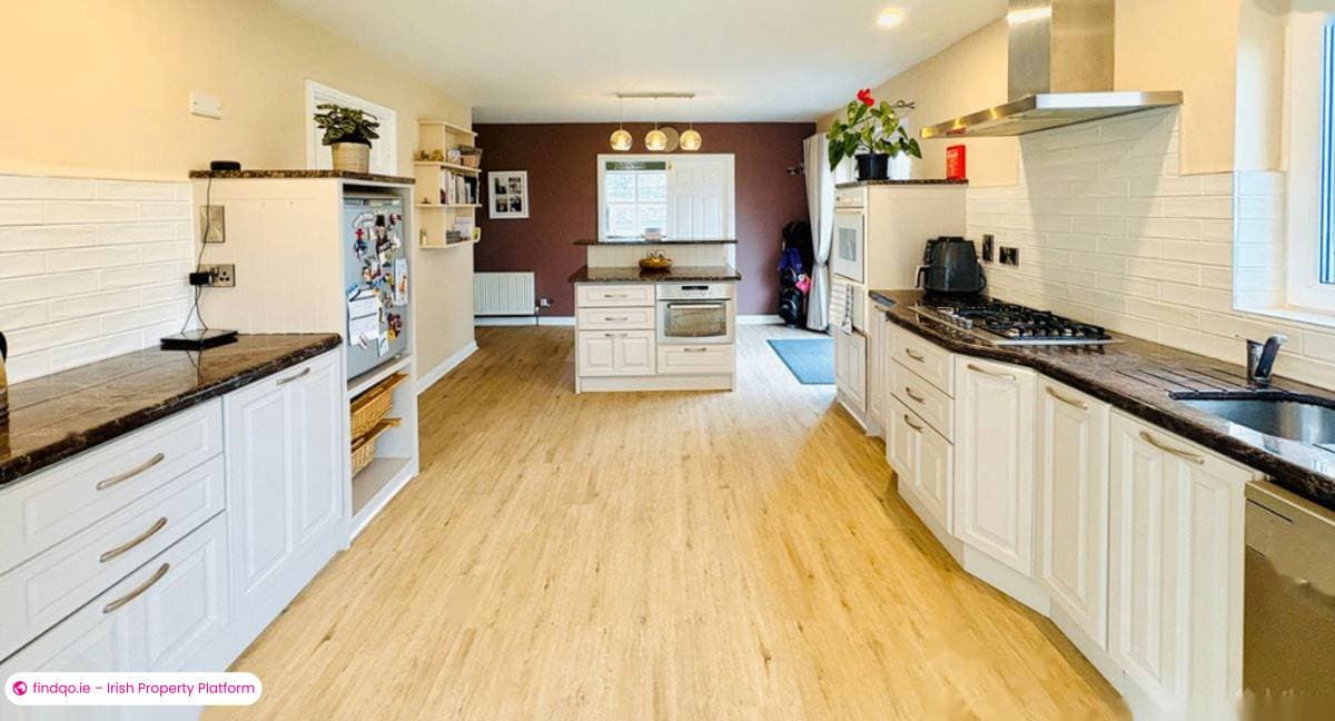 Detached house for Sale in Fenit, Kerry