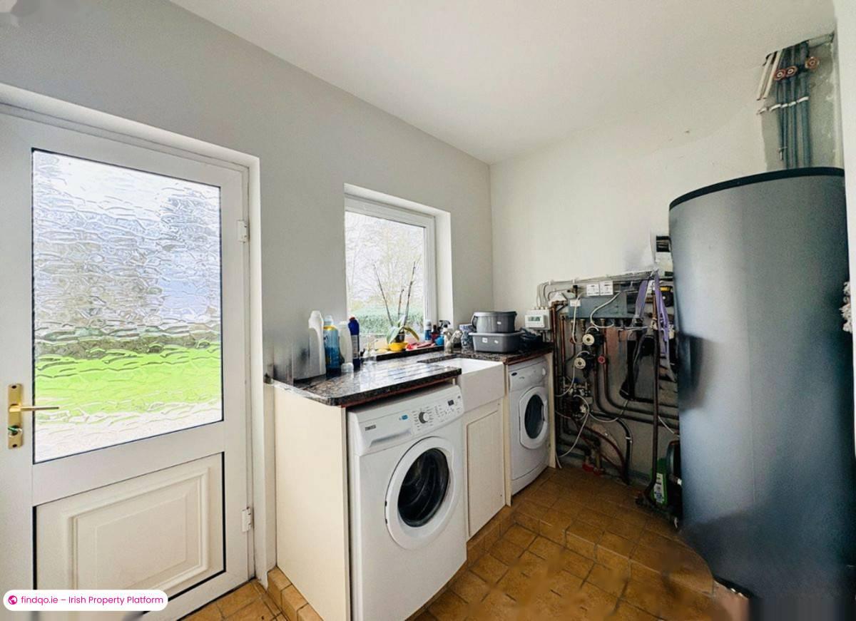 Detached house for Sale in Fenit, Kerry