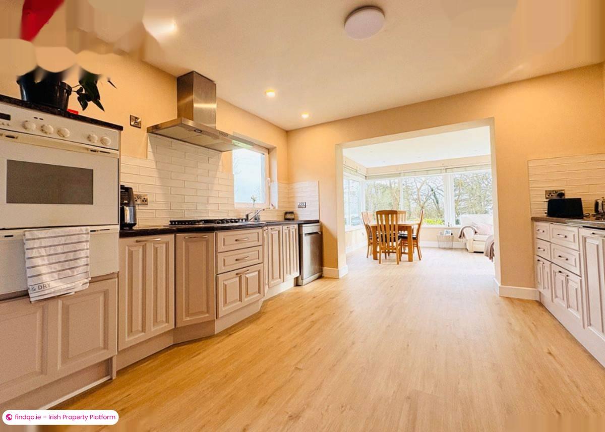 Detached house for Sale in Fenit, Kerry