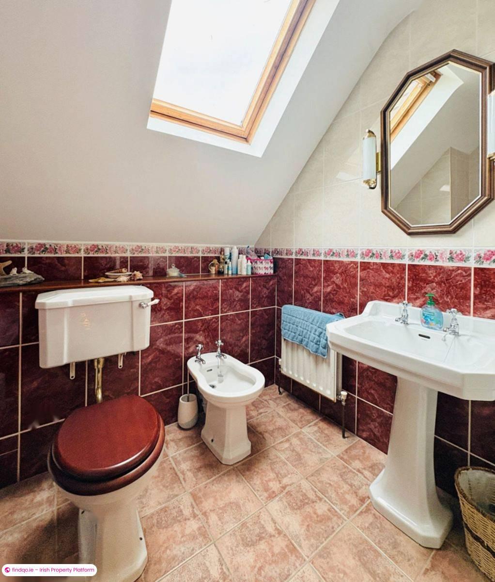 Detached house for Sale in Fenit, Kerry