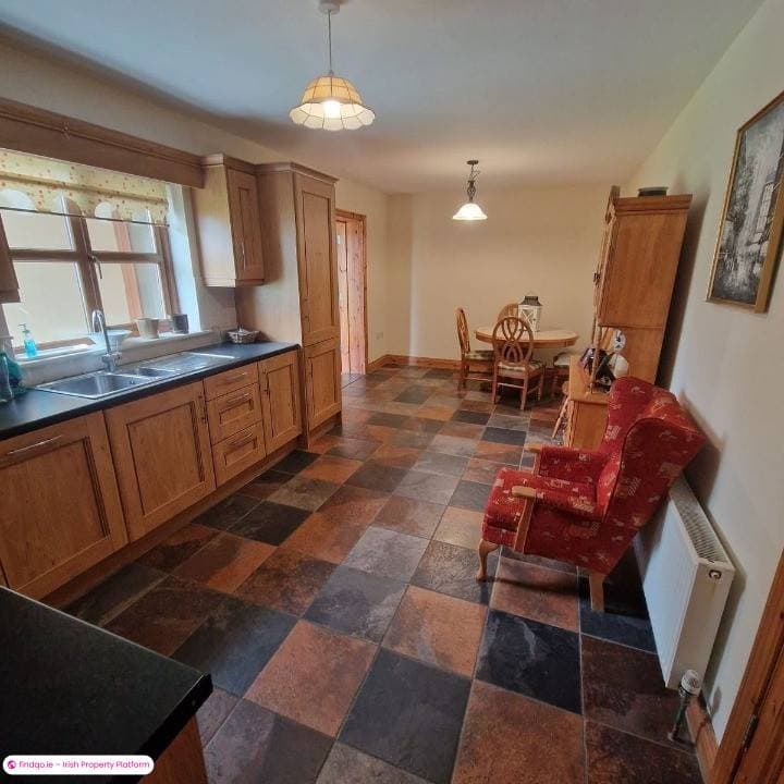 Semi-detached house for Sale in Bantry, Cork