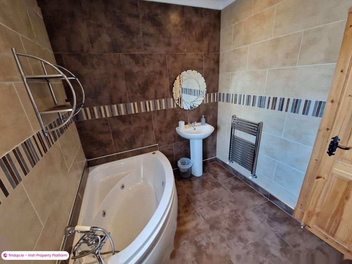 Detached house for Sale in Crolly, Donegal