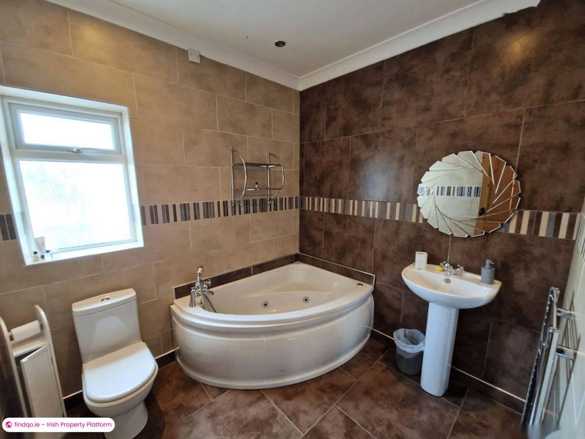 Detached house for Sale in Crolly, Donegal