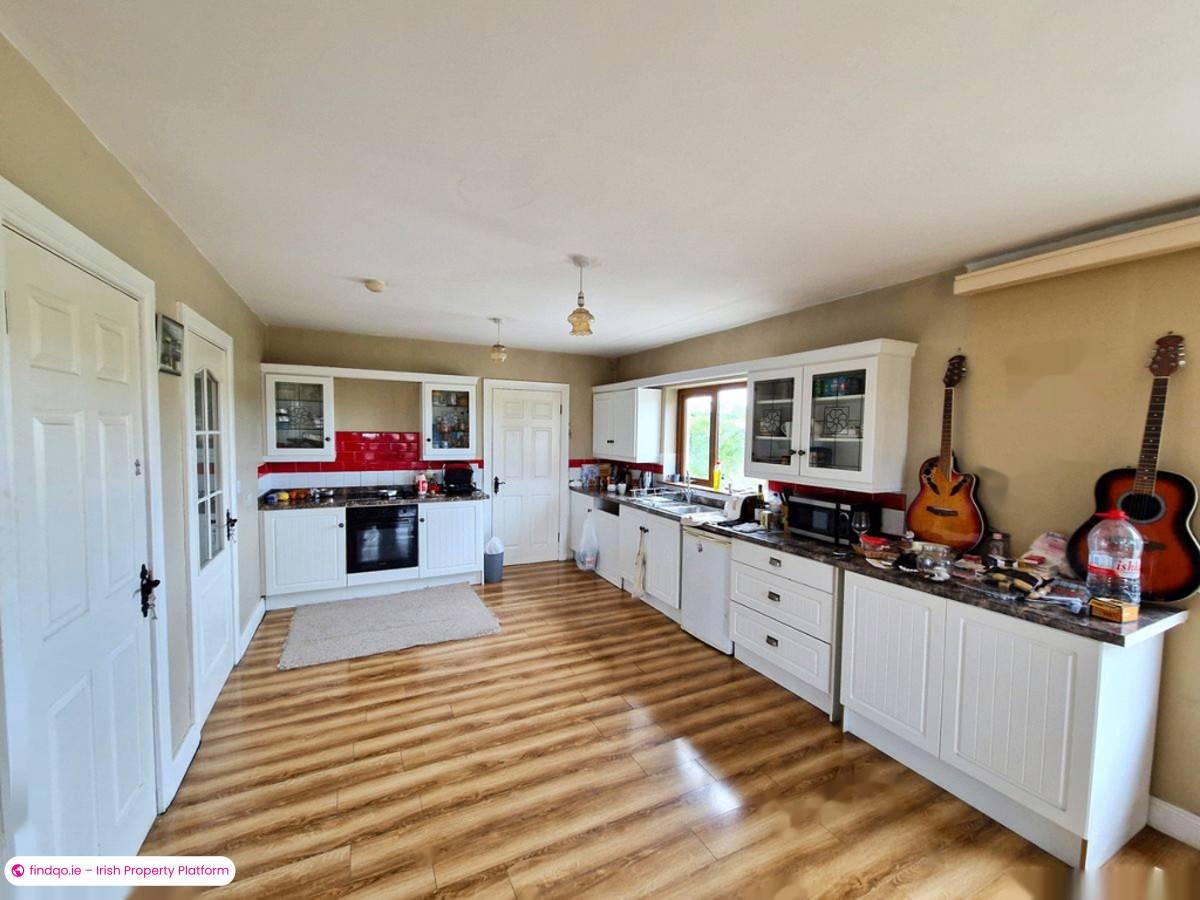 Detached house for Sale in Burtonport, Donegal