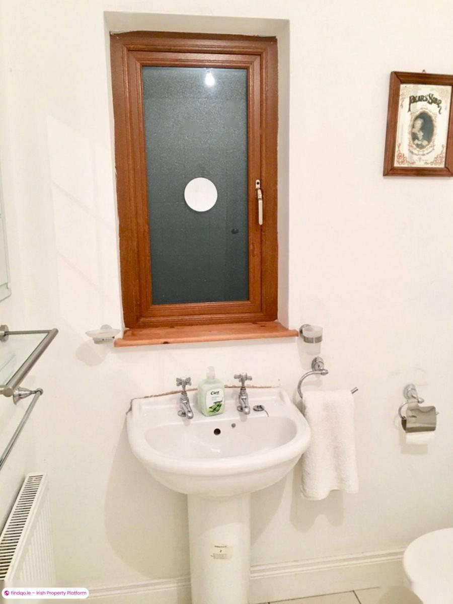 Detached house for Sale in Burtonport, Donegal