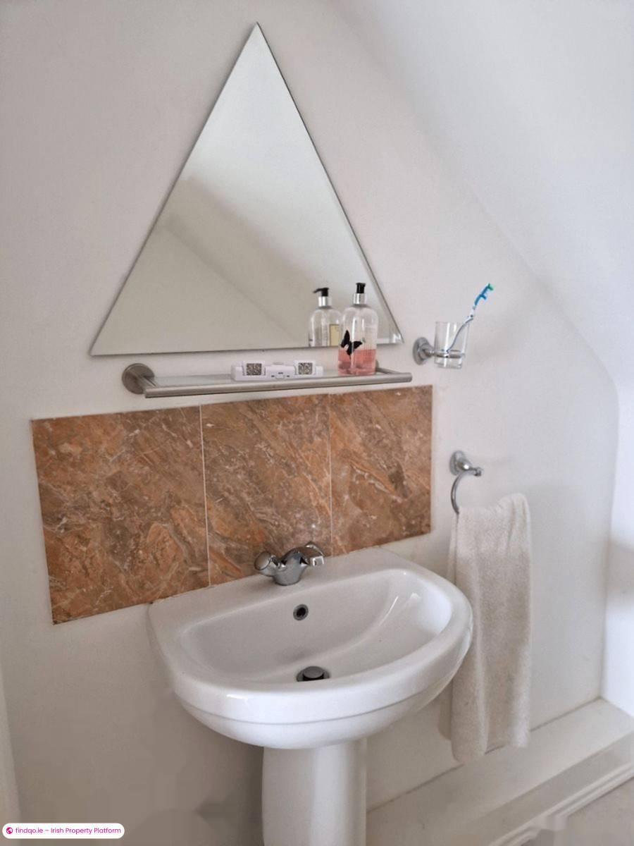 Detached house for Sale in Burtonport, Donegal