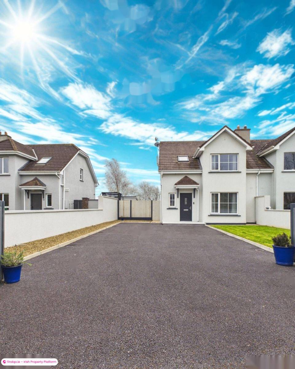 Semi-detached house for Sale in Kilmacow, Kilkenny