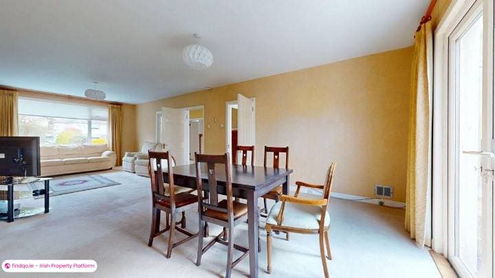 Semi-detached house for Sale in Sutton, Dublin 13