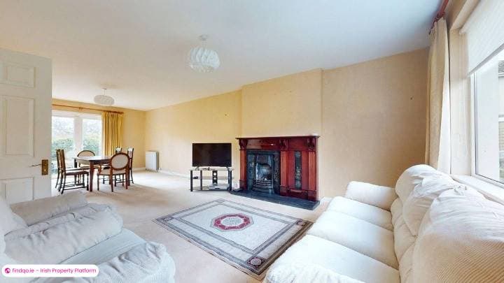 Semi-detached house for Sale in Sutton, Dublin 13