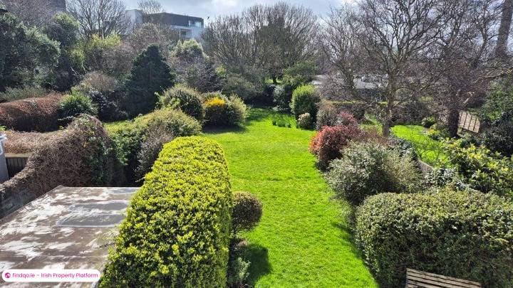 Semi-detached house for Sale in Sutton, Dublin 13