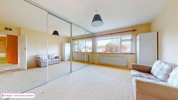 Semi-detached house for Sale in Sutton, Dublin 13