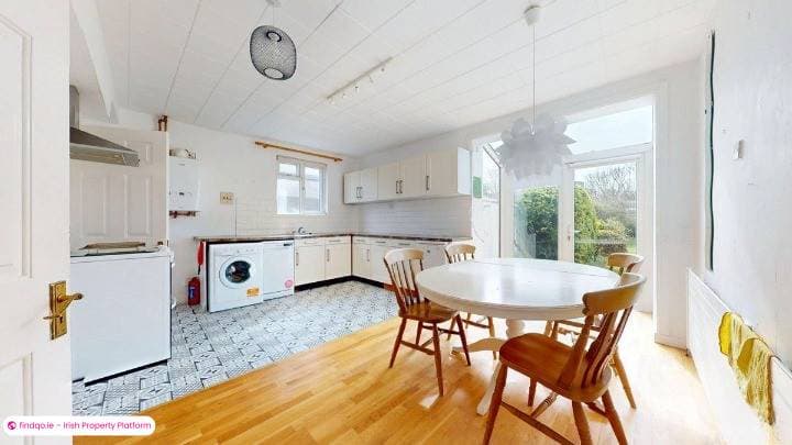 Semi-detached house for Sale in Sutton, Dublin 13