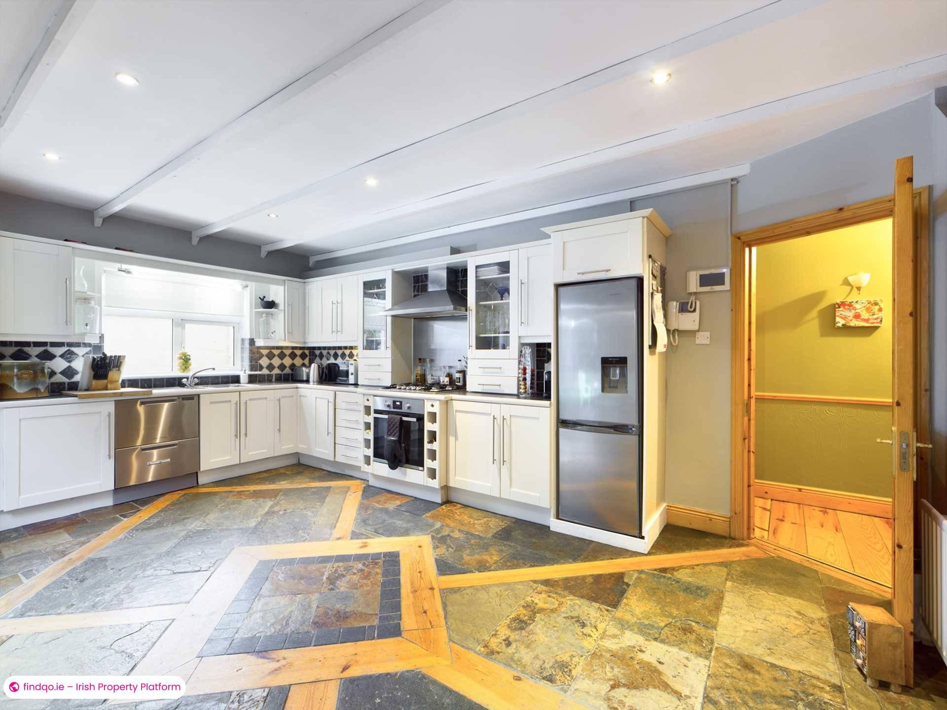 4 Bedroom Detached house for Rent in Dublin 18