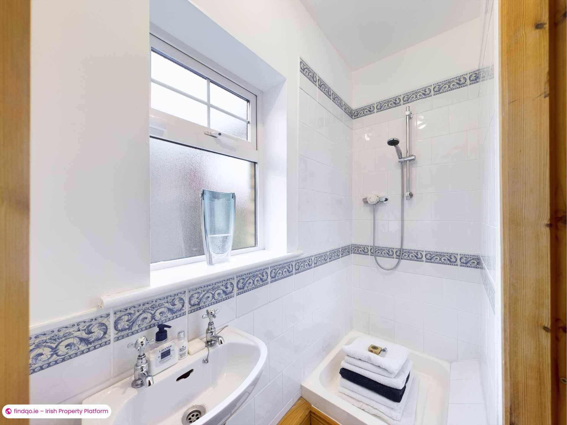 4 Bedroom Detached house for Rent in Dublin 18