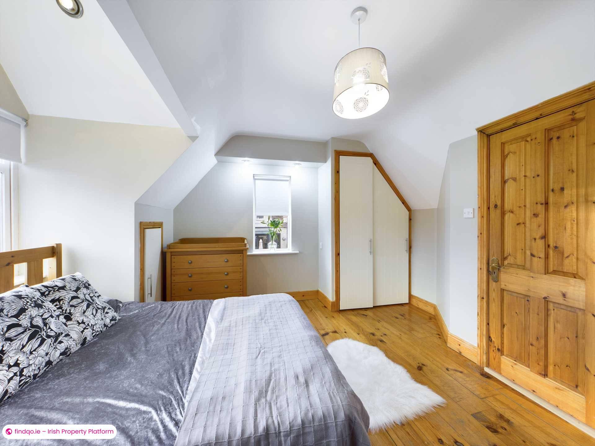 4 Bedroom Detached house for Rent in Dublin 18