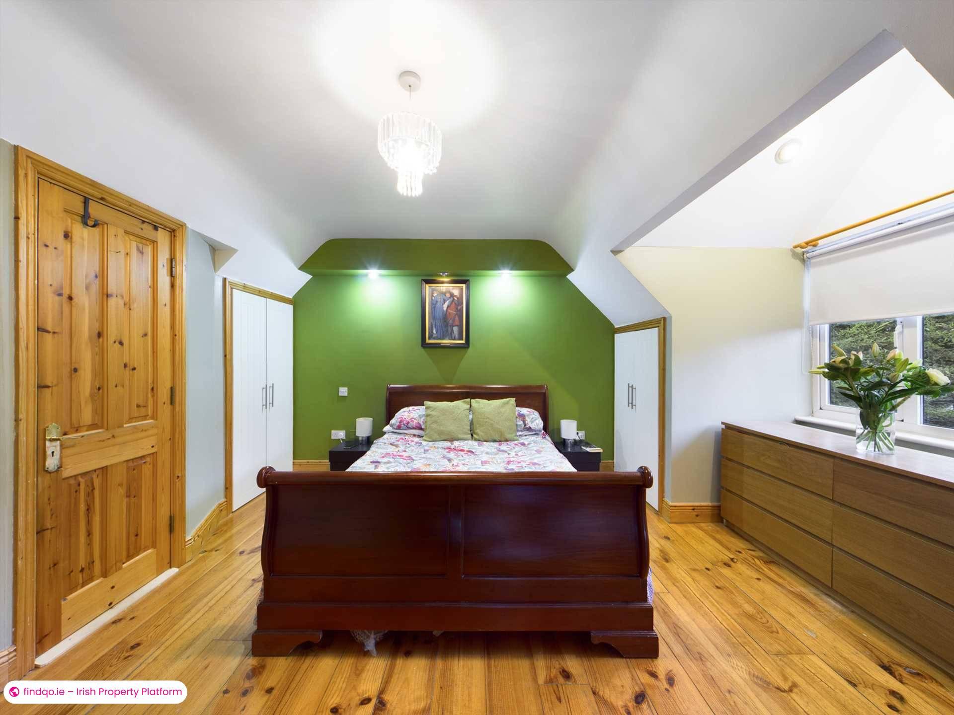 4 Bedroom Detached house for Rent in Dublin 18