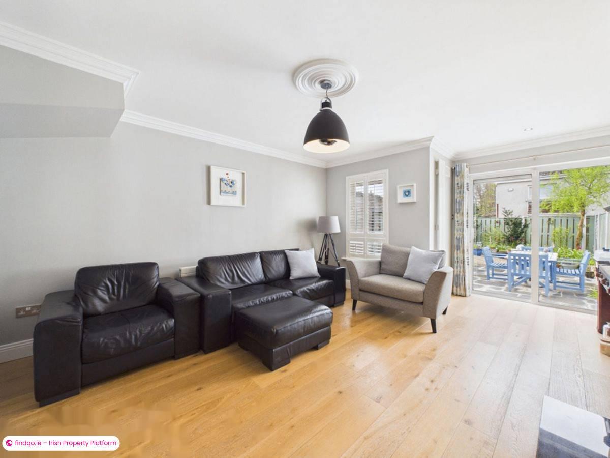 End of terrace house for Sale in Lucan, Dublin (County)