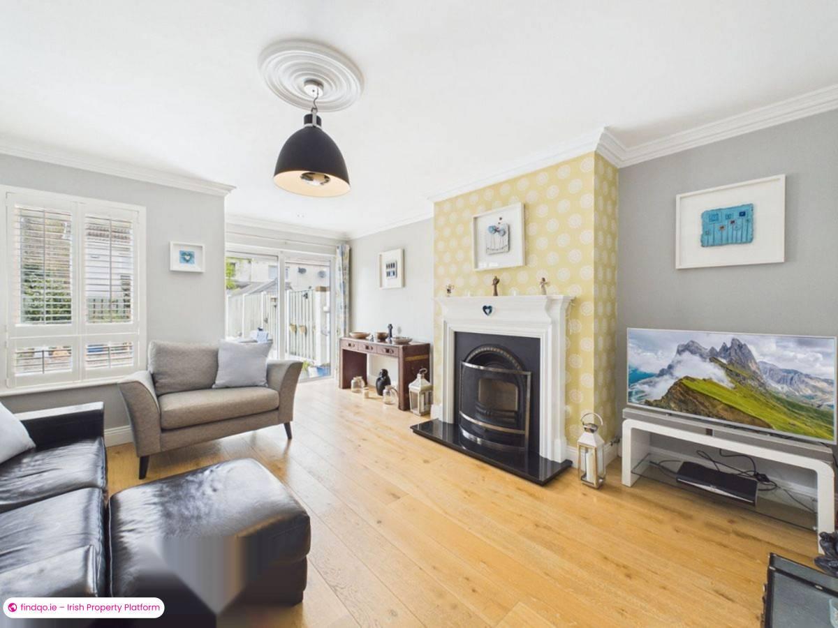 End of terrace house for Sale in Lucan, Dublin (County)