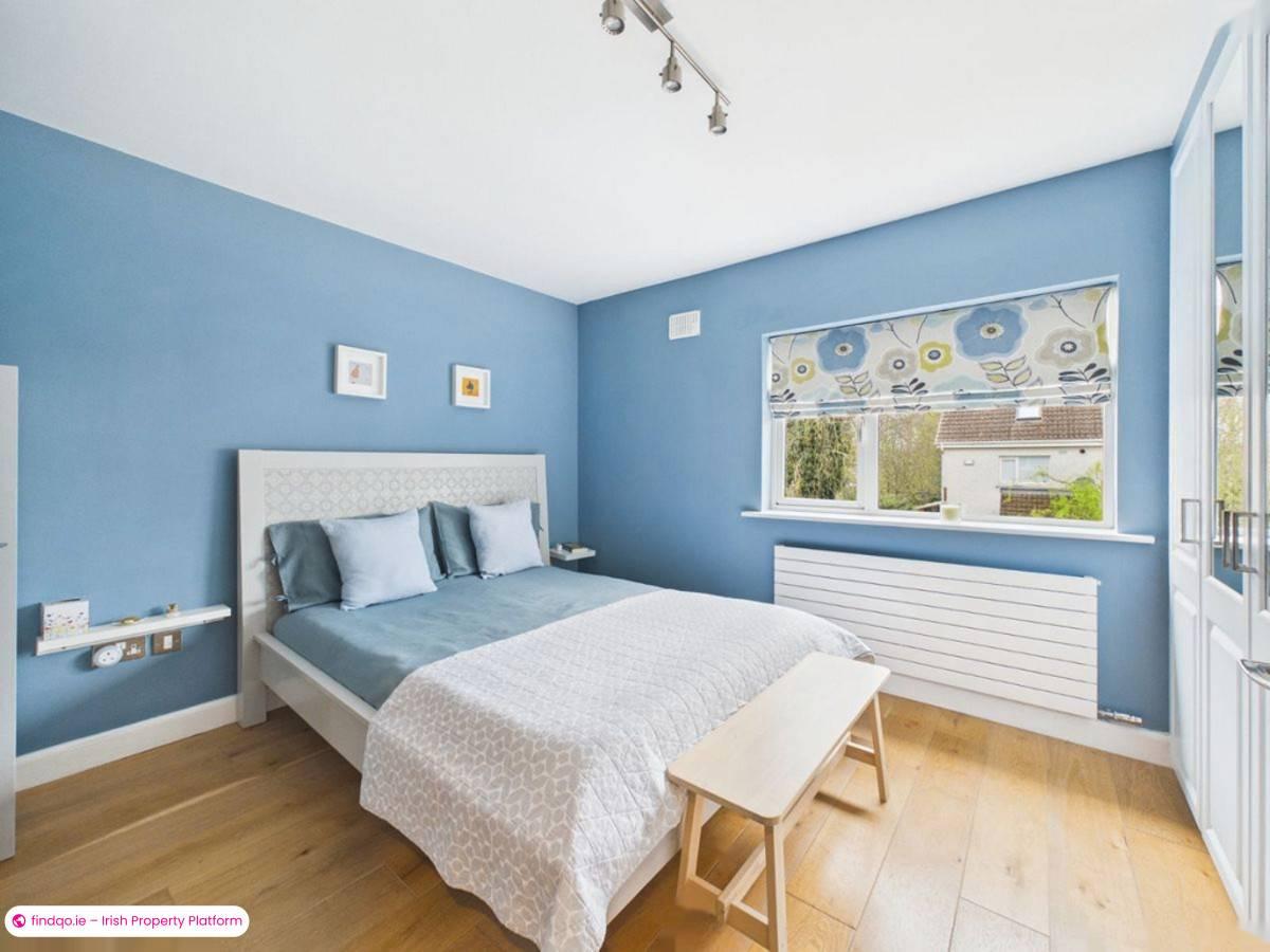 End of terrace house for Sale in Lucan, Dublin (County)