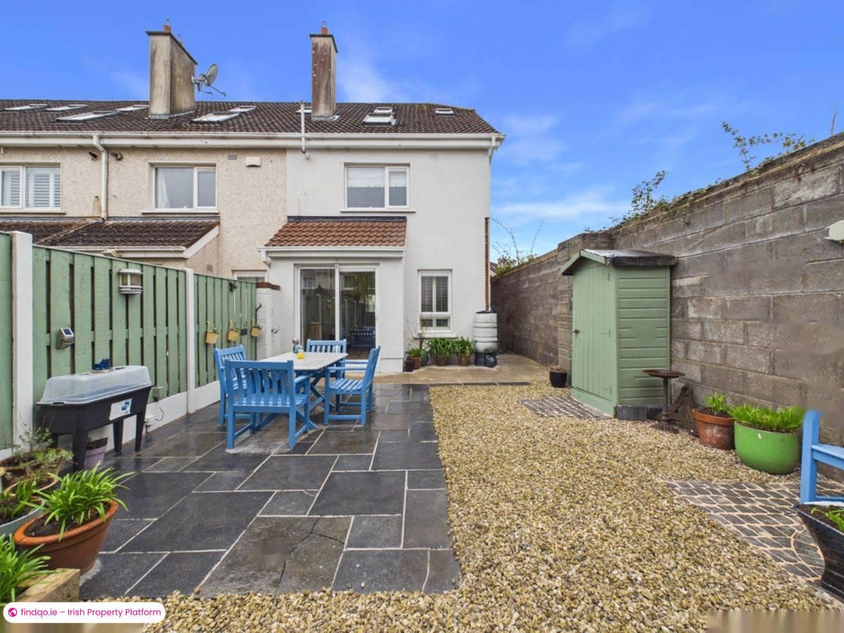 End of terrace house for Sale in Lucan, Dublin (County)