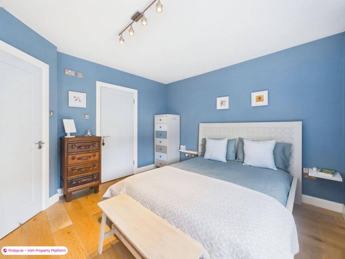 End of terrace house for Sale in Lucan, Dublin (County)