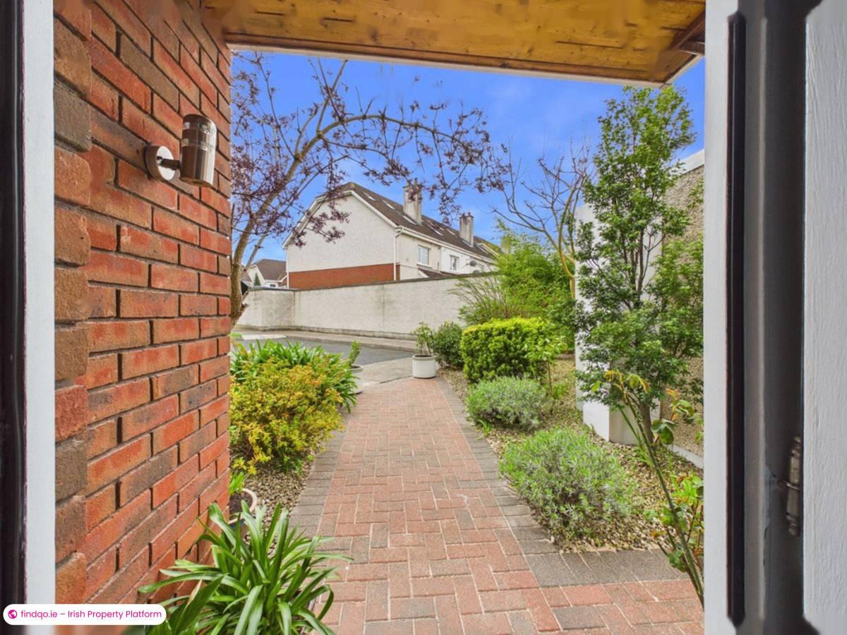 End of terrace house for Sale in Lucan, Dublin (County)