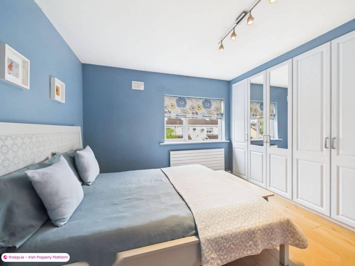 End of terrace house for Sale in Lucan, Dublin (County)